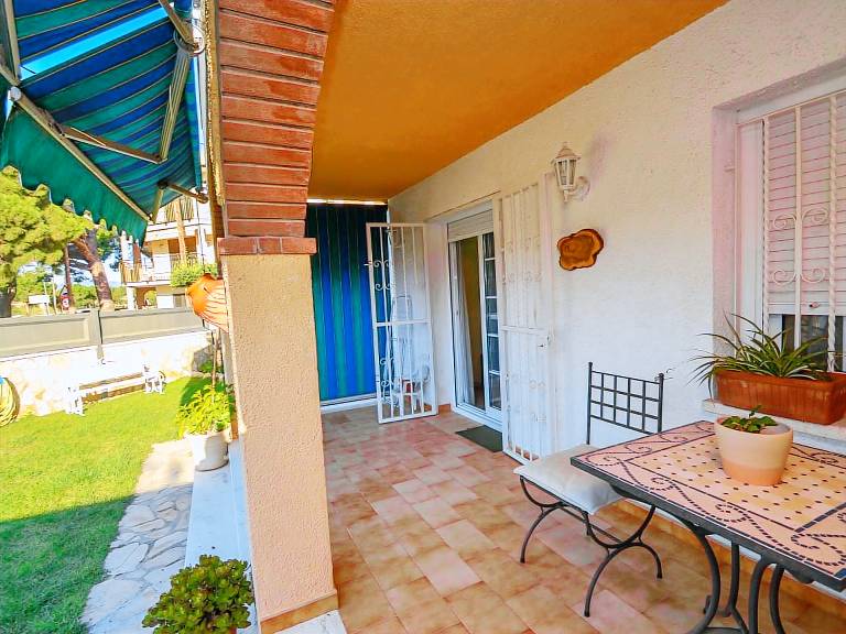 Children-friendly vacation home with BBQ, private pool & yard | Next to the beach | Perfect for remote work | Pets are welcome — photo 3