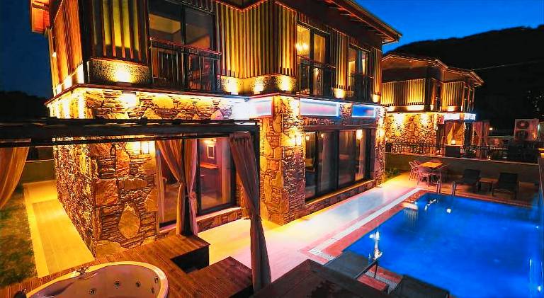 Fully equipped villa with yard, terrace & private pool | Pets are welcome — photo 4