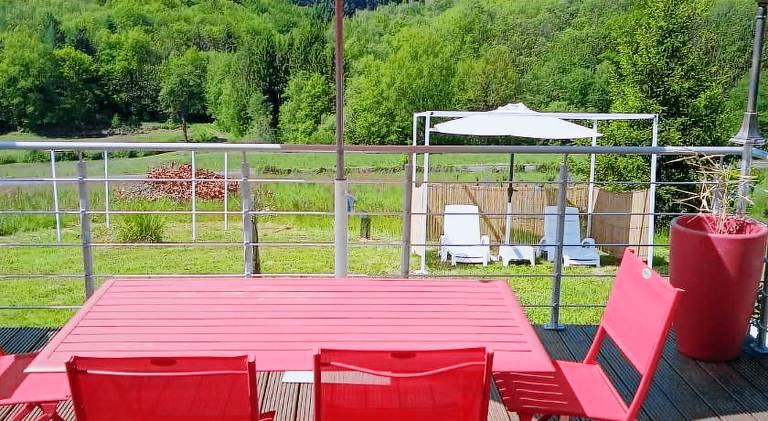 Chalet with hot tub & pool | Pets allowed — photo 4