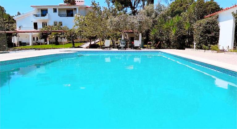 Villa with garden, grill & private pool in Setubal