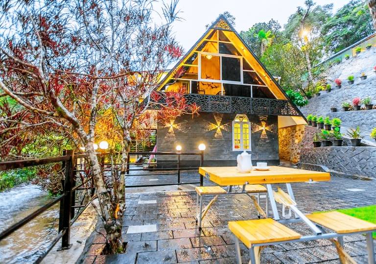 The Cove A- Frame Lakkidi by VOYE HOMES in Vythiri
