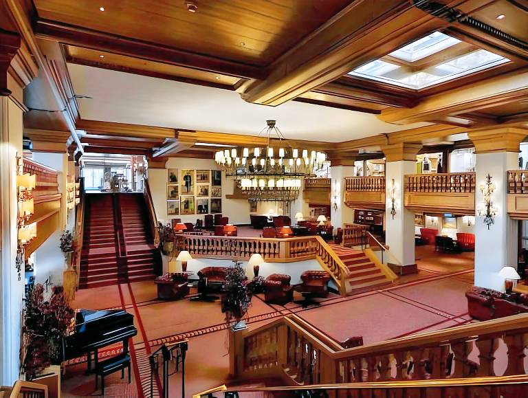 MAXIMILIAN Grand Hotel — photo 4