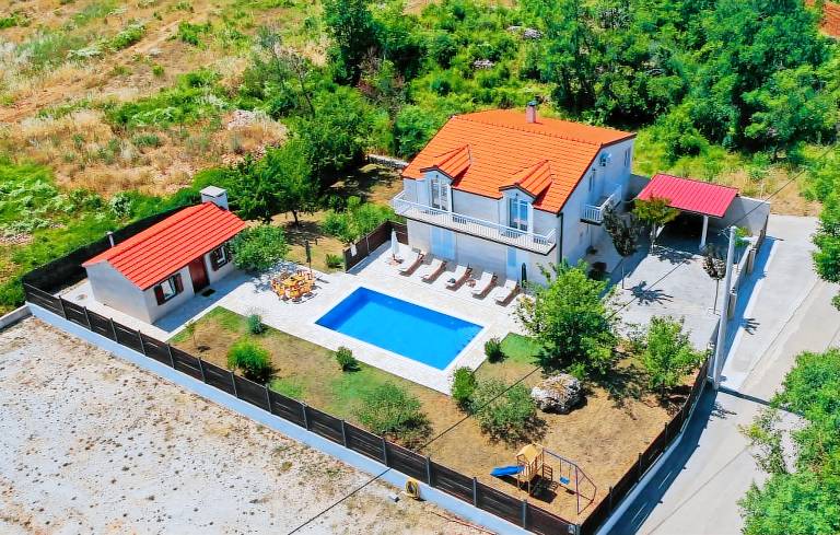 Vila Lokvičići