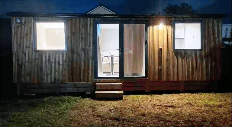 Lodge with garden — photo 4