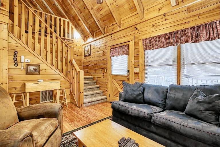 Cabin with private pool — photo 4
