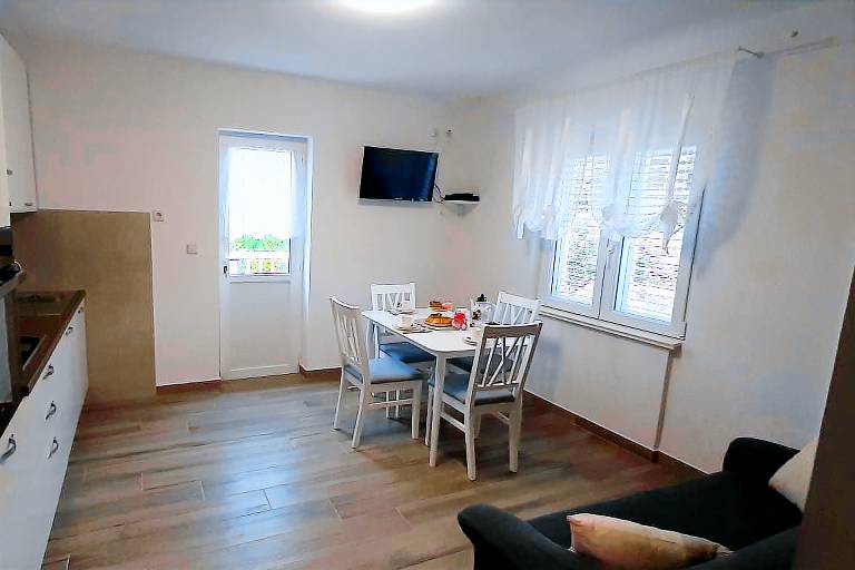 Two bedroom apartment with terrace and sea view Supetarska Draga - Gonar, Rab (A-24383-a) — photo 4