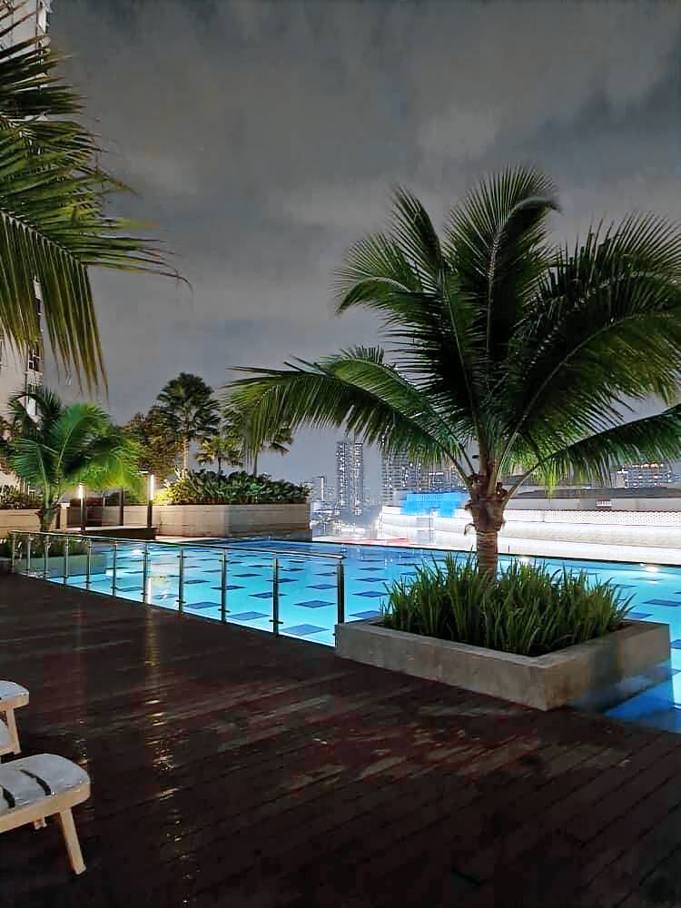 Vacation home with pool, barbeque & hot tub — photo 3