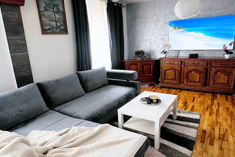 Vacation home with barbeque & patio | Sea view | Pet-friendly — photo 3