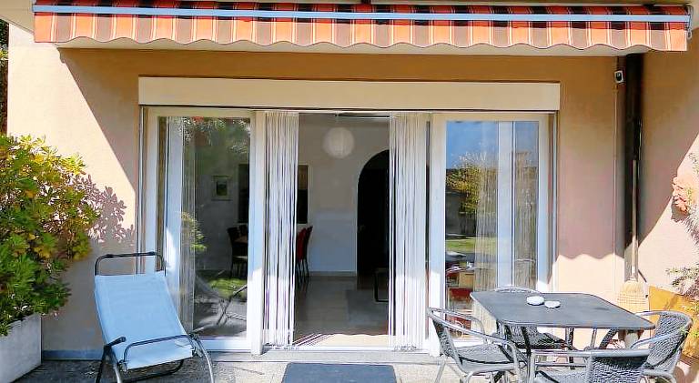 Holiday apartment with terrace & yard — photo 3