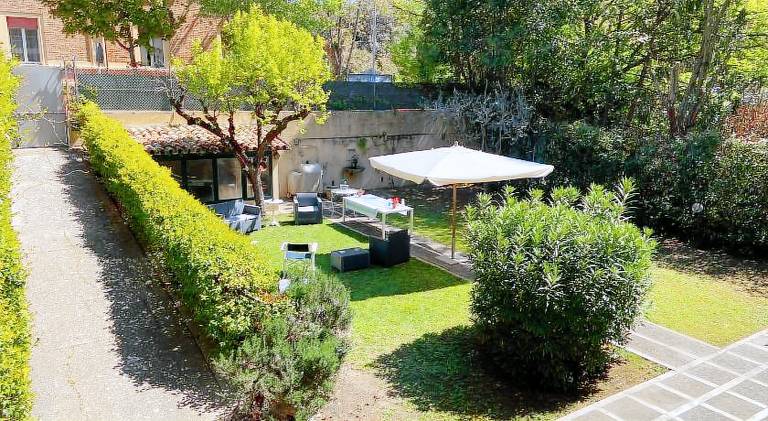 Holiday apartment with yard in Pesaro