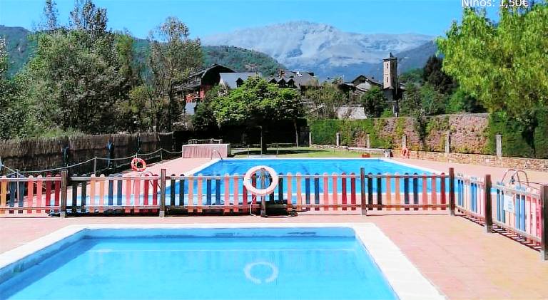 Spacious vacation home with pool | Pet-friendly — photo 3