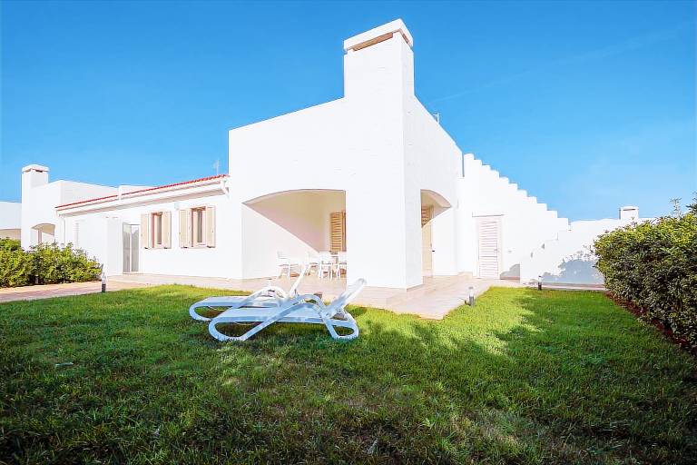 Holiday Home "Villa Terry" with Sea View, Garden & Wi-Fi in Ostuni