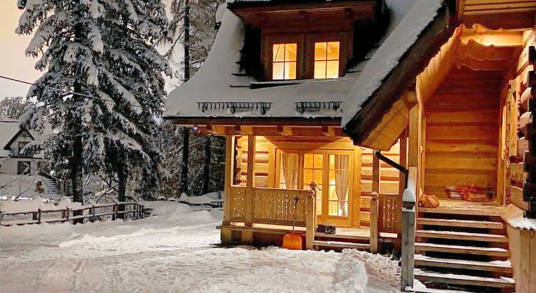 Apartment with yard & patio in Zakopane