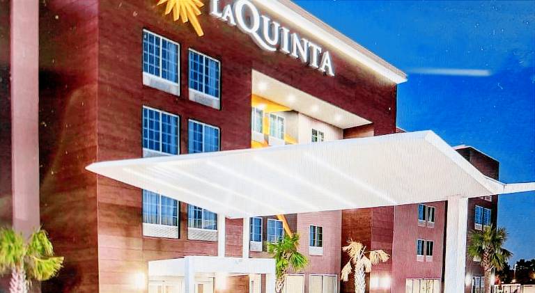 La Quinta Inn & Suites by Wyndham Baton Rouge - Port Allen in Port Allen, LA