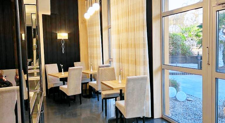 Serviced apartment with terrace, pool & sauna — photo 4