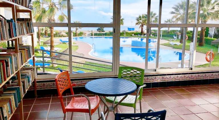 Rental apartment with pool & hot tub — photo 3