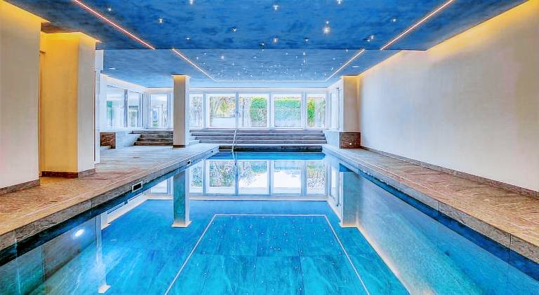 Serviced apartment with pool, yard & terrace — photo 4