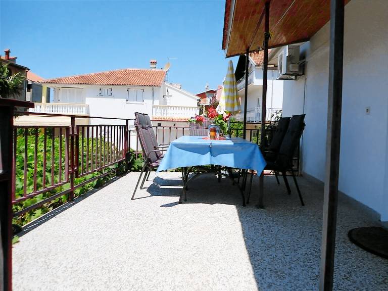 Rental apartment with grill & terrace | Garden view in Vodice