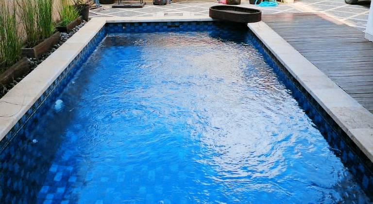 Villa with pool — photo 4