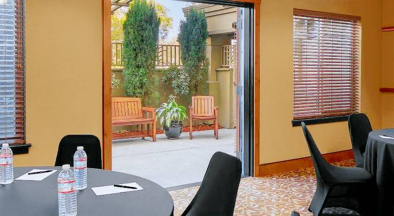 Larkspur Landing Extended Stay Suites Renton — photo 5