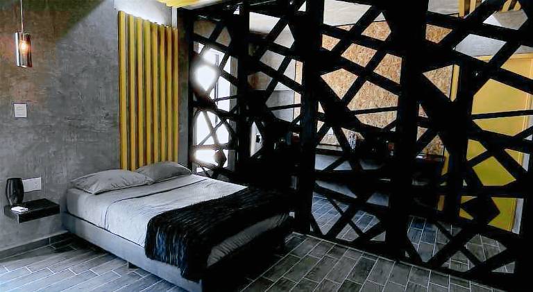 Holiday apartment with terrace & yard — photo 2