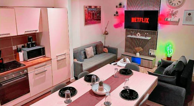 Chic, Central Haven, Games, Balcony Zen, 2BR — photo 3