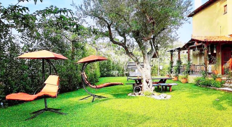 House with barbecue, terrace & garden in Sithonia