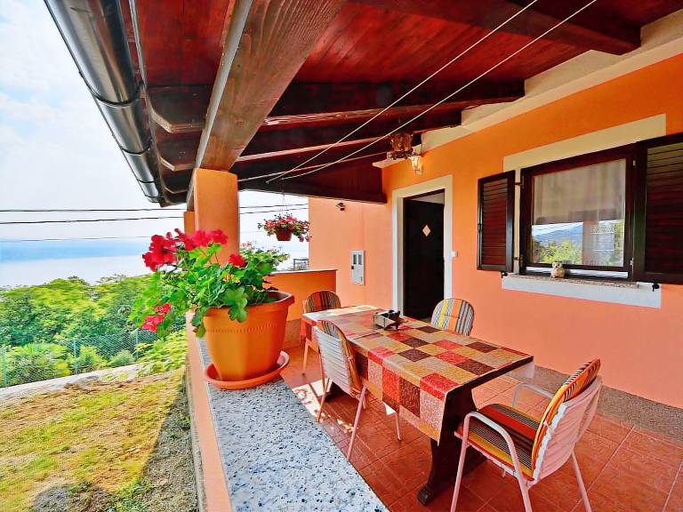 Vacation home with terrace, grill & garden | Sea view — photo 2