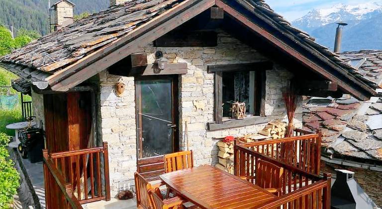 Vacation home with terrace | Pets allowed in Aosta