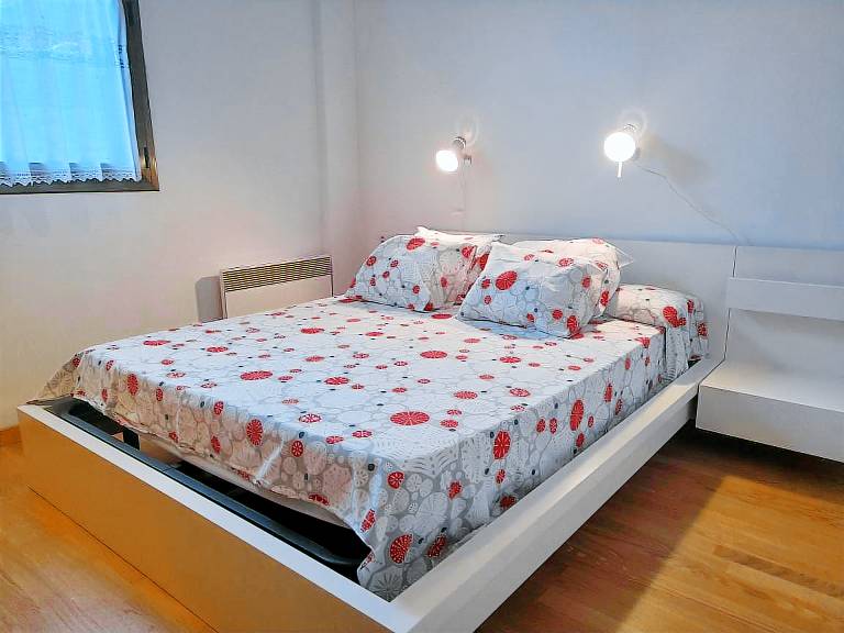Holiday apartment with garden — photo 2