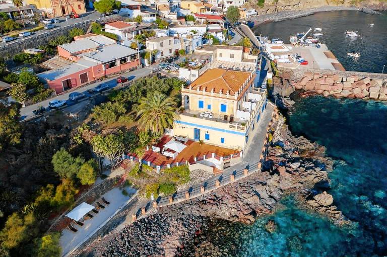 L'Ariana Isole Eolie UNA Esperienze in Malfa
