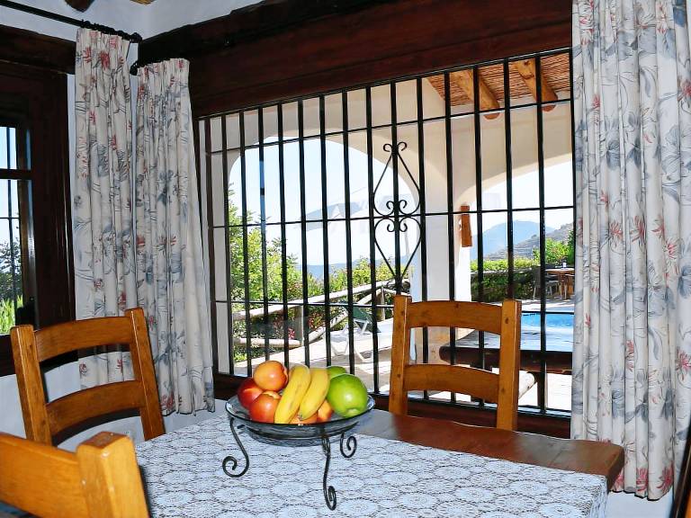 House with grill, private pool & patio | Pets allowed — photo 4