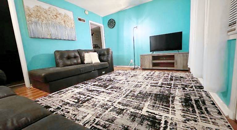 Charming vacation home | Pets allowed — photo 2