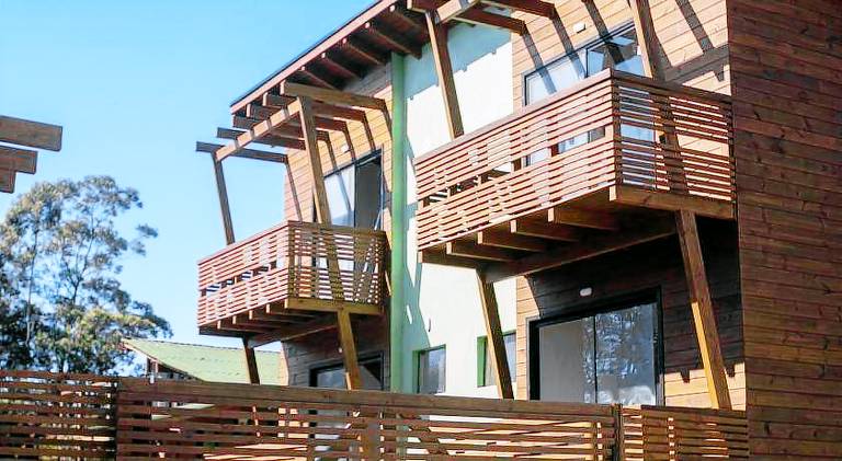 Lodge with yard, patio & barbecue | Suitable for remote work in Imbituba