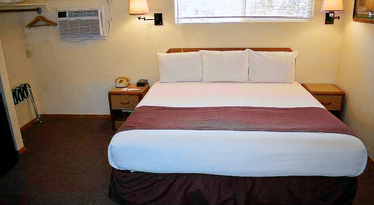 Lazy J Ranch Motel — photo 2