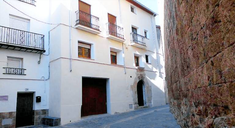 Vacation home with pool, patio & BBQ | Dogs allowed in Huesca