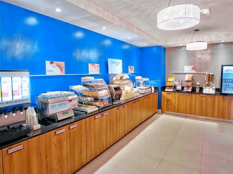Holiday Inn Express & Suites Vaudreuil Dorion By IHG