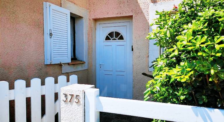 Charming vacation home with pool | Next to the beach | Pets are welcome — photo 5