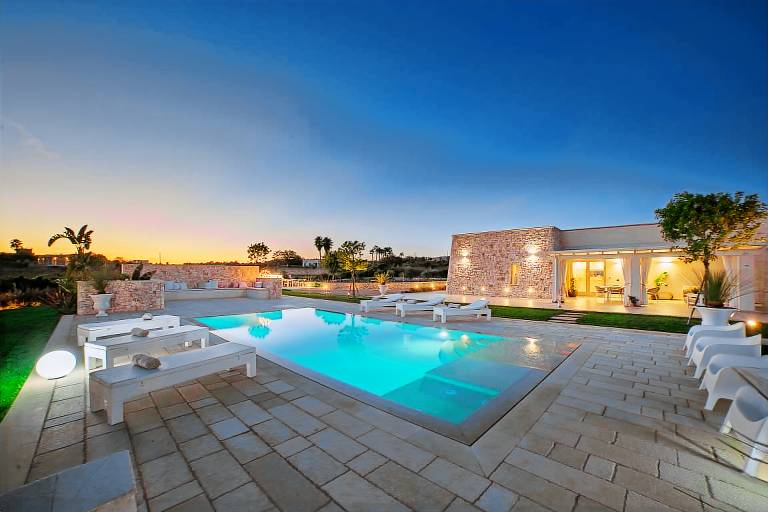 Child-friendly villa with barbecue, private pool & garden | Beach view | Pet-friendly — photo 2