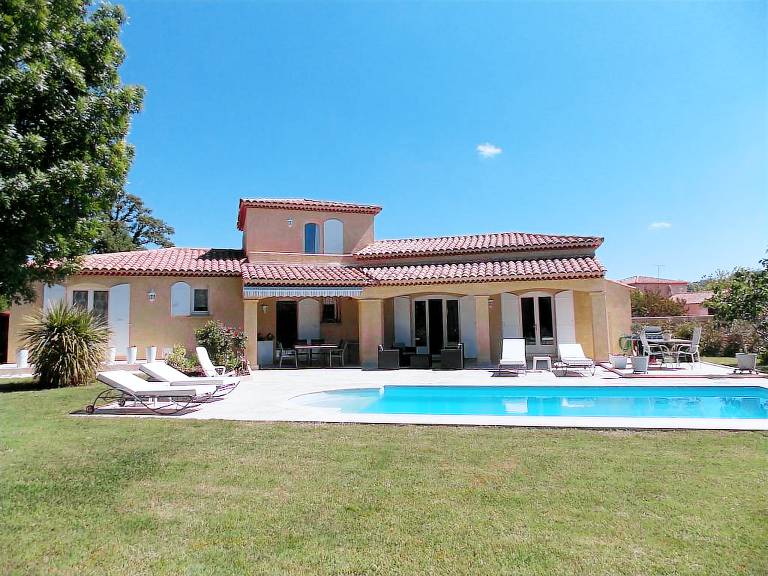 Villa  Miramas