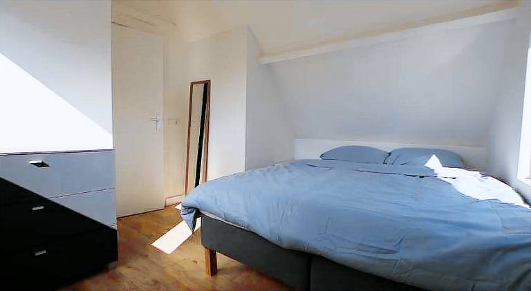 Apartment with yard & terrace — photo 5