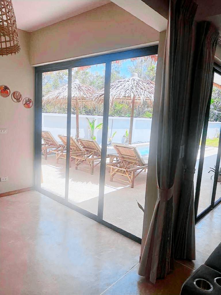 House with terrace, yard & pool — photo 4