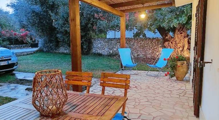 Vacation home with 1 room for 4 persons in Avola