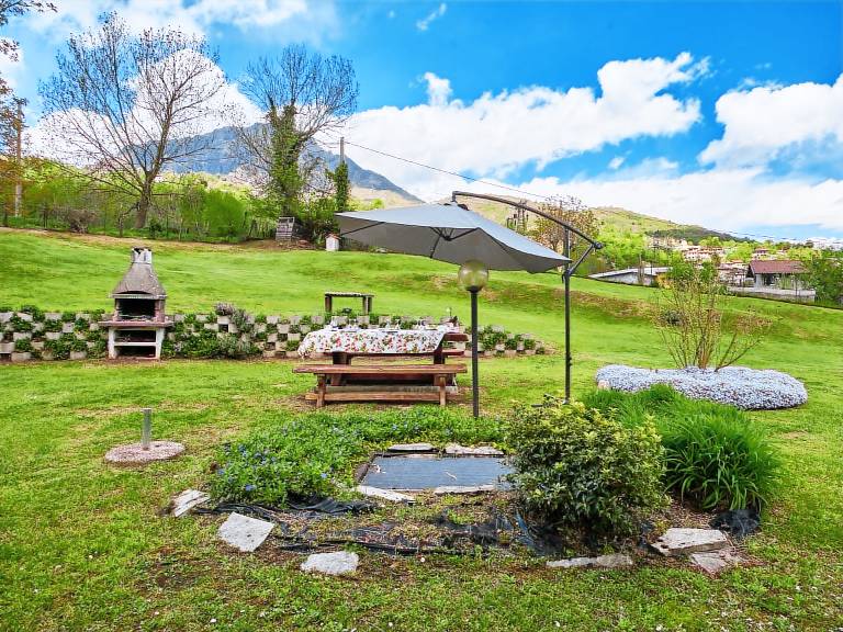Spacious house with hot tub, barbecue & yard | Nature view | Dogs allowed — photo 4