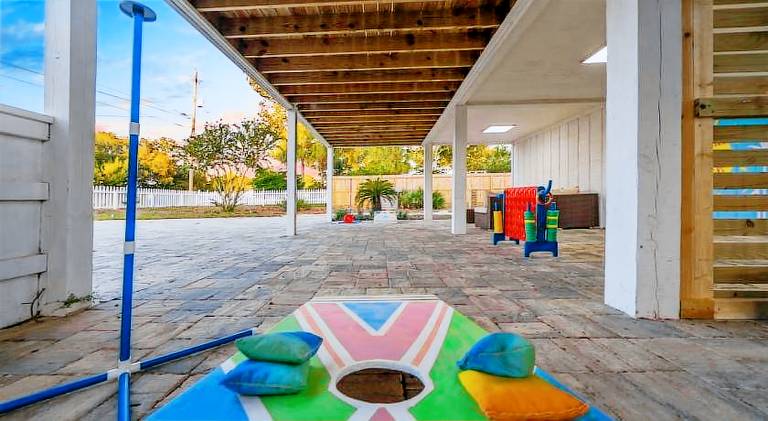 Vacation home with jacuzzi in Hollywood, FL