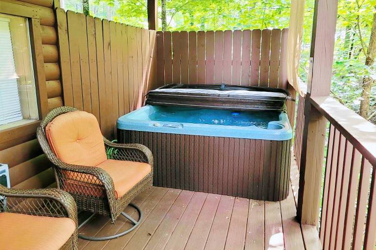 Cabin with patio, grill & hot tub | Mountain view — photo 2