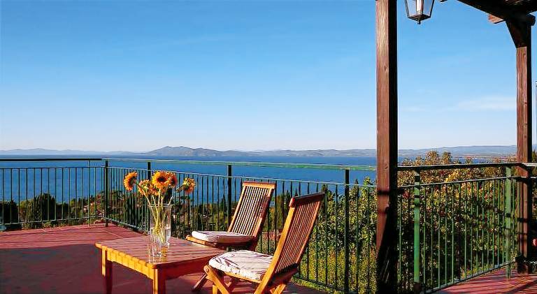 Rental apartment with hot tub, terrace & garden — photo 4
