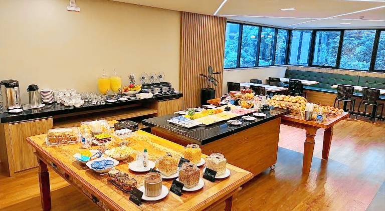 Serviced apartment with sauna, pool & patio — photo 4