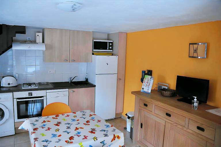 Cozy Cottage with Private Garden and Wi-Fi in Salles-Curan — photo 3