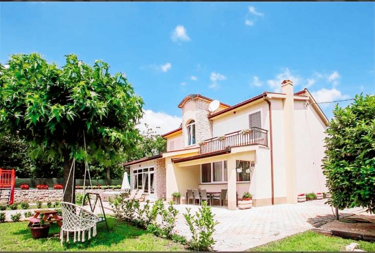 Villa with barbecue, fast internet & private pool | City view — photo 2